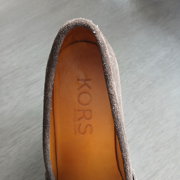 Micheal Kors Suede Women's Brown Wedge Loafers excellent condition size 8 - Picture 6 of 6